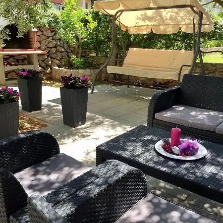 Ivana With Jacuzzi Apartment
