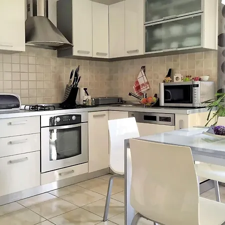 Ivana With Jacuzzi Вир