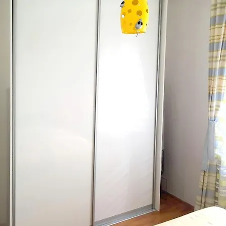 Ivana With Jacuzzi דירה *