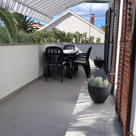 Ivana With Jacuzzi ויר