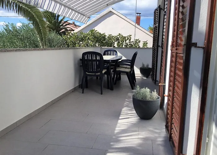 Ivana With Jacuzzi Вир