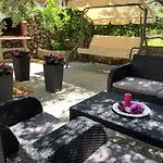 Ivana With Jacuzzi شقة