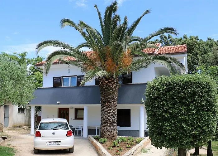 Ivana With Jacuzzi Appartement *